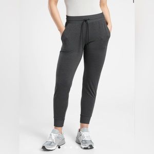 Athleta NWOT Untempo pants